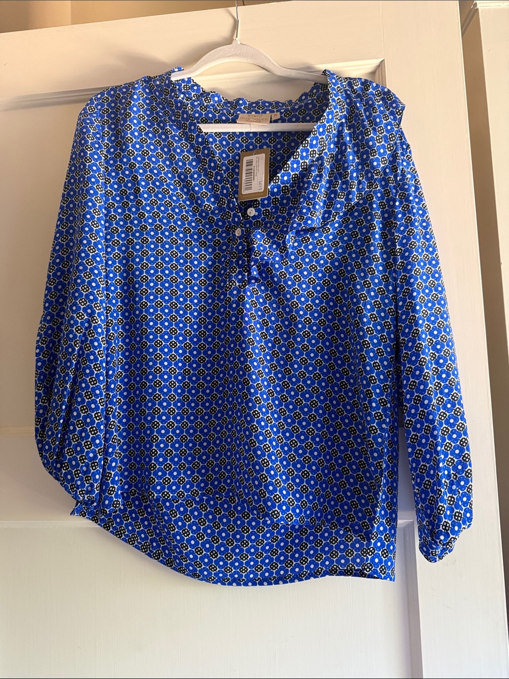 Women's Blue Geometric Split-Neck Blouse